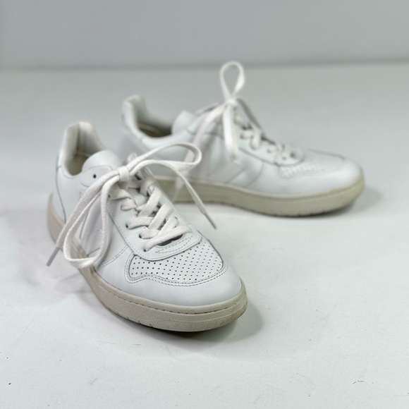 Veja V-10 lace-up sneakers Extra White smooth leather perforated toe size 37/6 - Picture 1 of 11